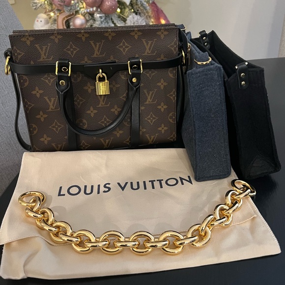 Authentic Louis Vuitton Toiletry 19 - Picture 12 of 14